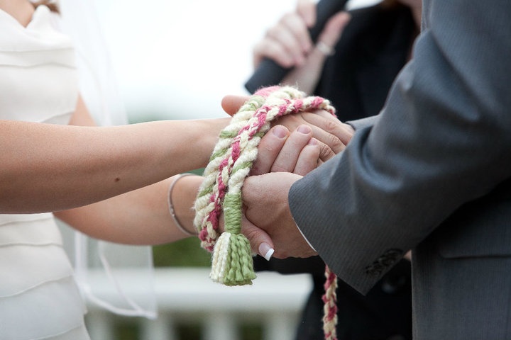 [Image: handfasting.jpg]